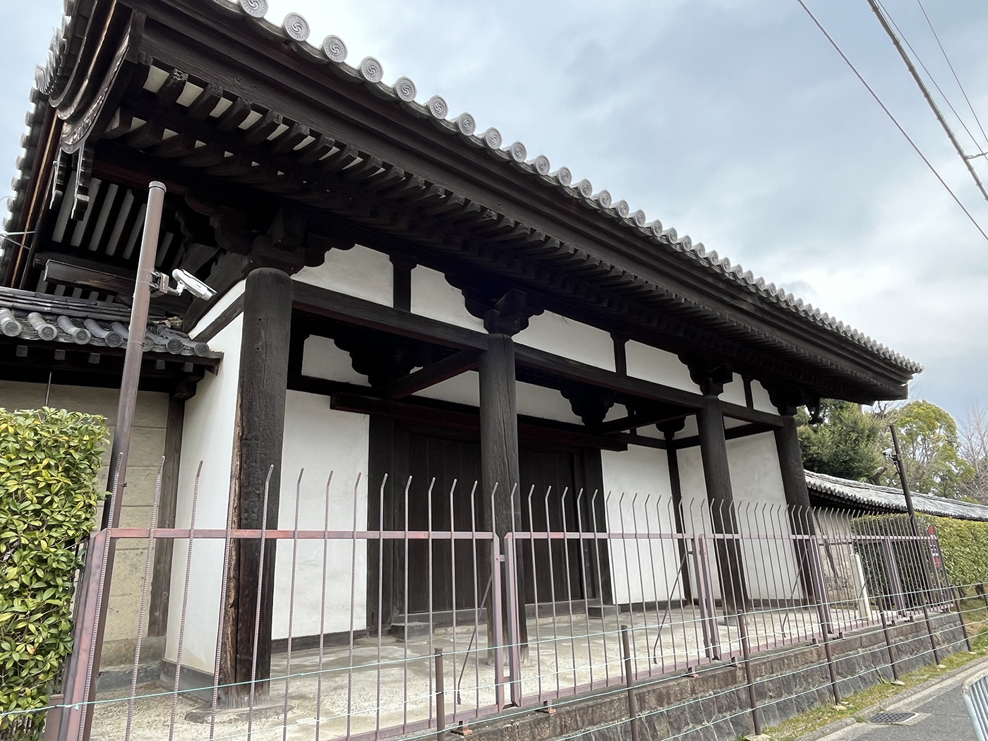 東寺蓮花門